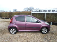 PEUGEOT 107