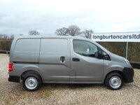 NISSAN NV200